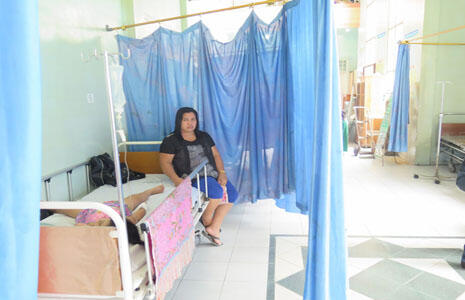 Membludak, Rumah Sakit Kebanjiran Pasien,  Pasien DBD Dirawat Sampai di Selasar