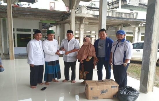PAN Sintang Tunjukan Empati, Salurkan Bantuan Kepada Korban Kebakaran Pondok Pesantren Tahfidzul Qur’an Nusantara